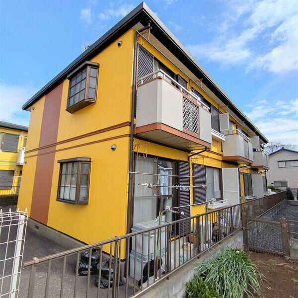 ��ʌ�����s�݉ƒ�5-19�̃A�p�[�g�̌����O��