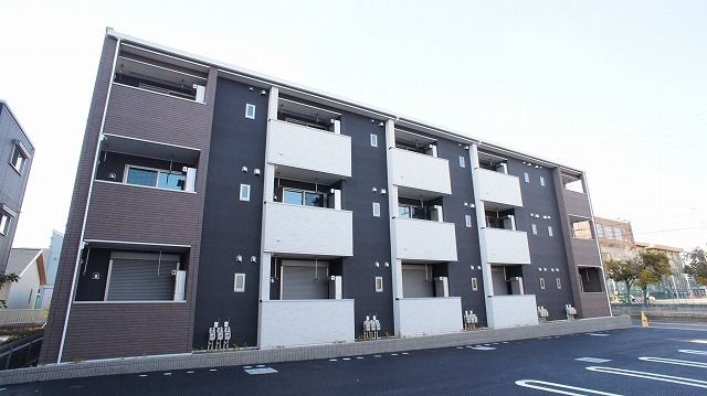 ��ʌ�����s�]�˂R���ڂ̃A�p�[�g�̌����O��