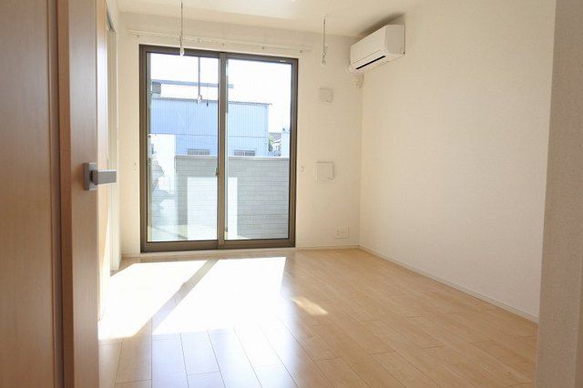 ��ʌ�����s�]�˂R���ڂ̃A�p�[�g�̋��ԁE���r���O