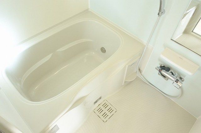 ��ʌ�����s�]�˂R���ڂ̃A�p�[�g�̃o�X