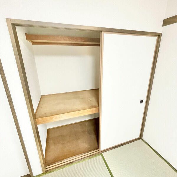 ��ʌ�����s�݉ƒ��̃A�p�[�g�̎��[