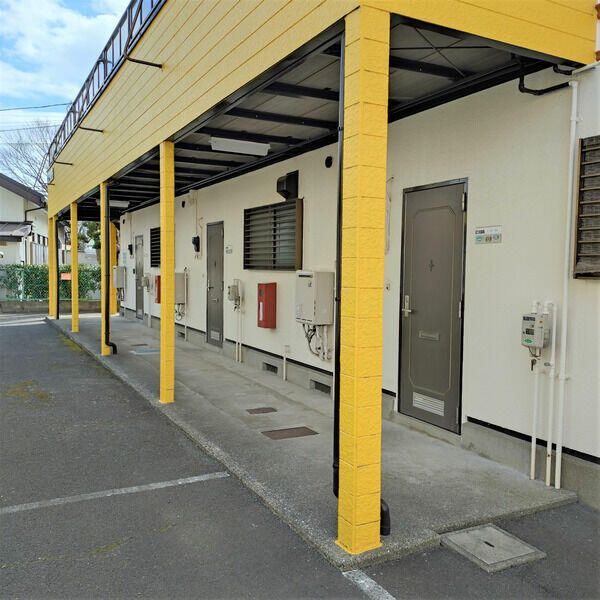 ��ʌ�����s�݉ƒ��̃A�p�[�g�̃G���g�����X