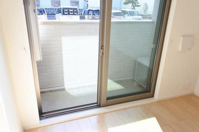 ��ʌ�����s�]�˂R���ڂ̃A�p�[�g�̃o���R�j�[