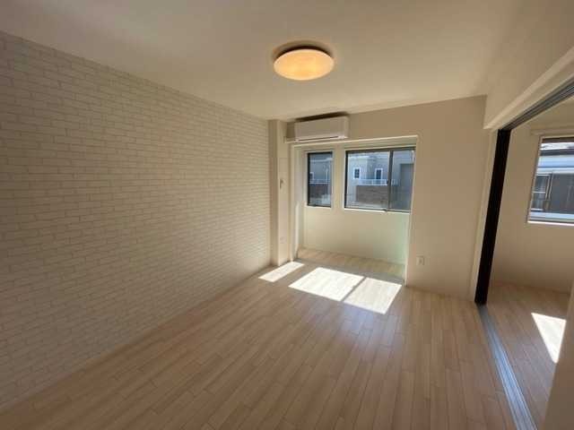 ��ʌ��������܎s����厚���L�̃A�p�[�g�̋��ԁE���r���O