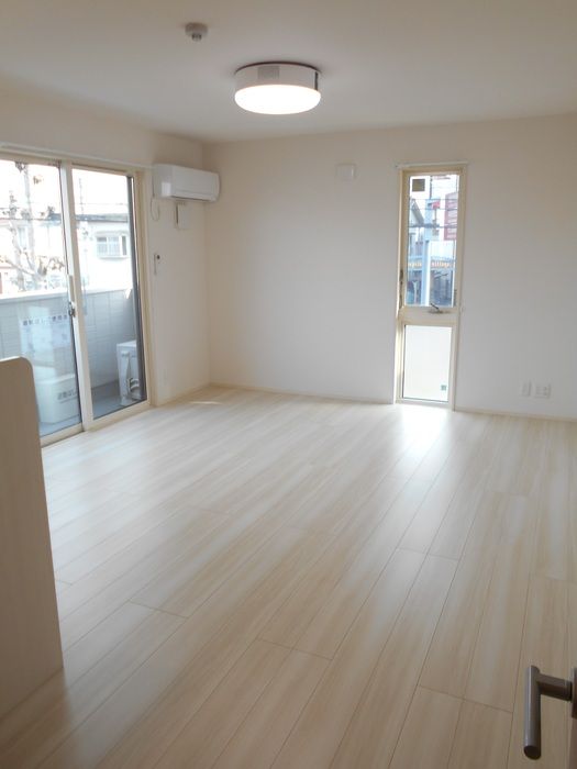 ��ʌ��z�J�s���z�J�R���ڂ̃A�p�[�g�̋��ԁE���r���O