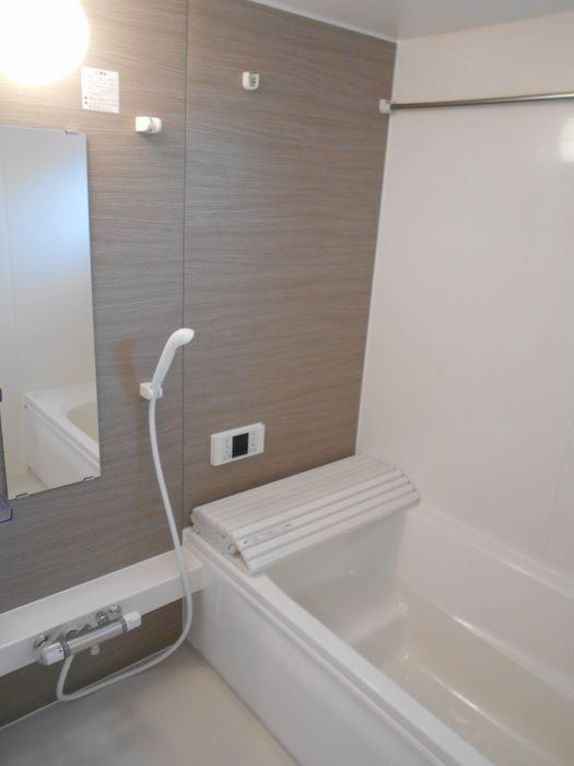 ��ʌ��z�J�s���z�J�R���ڂ̃A�p�[�g�̃o�X