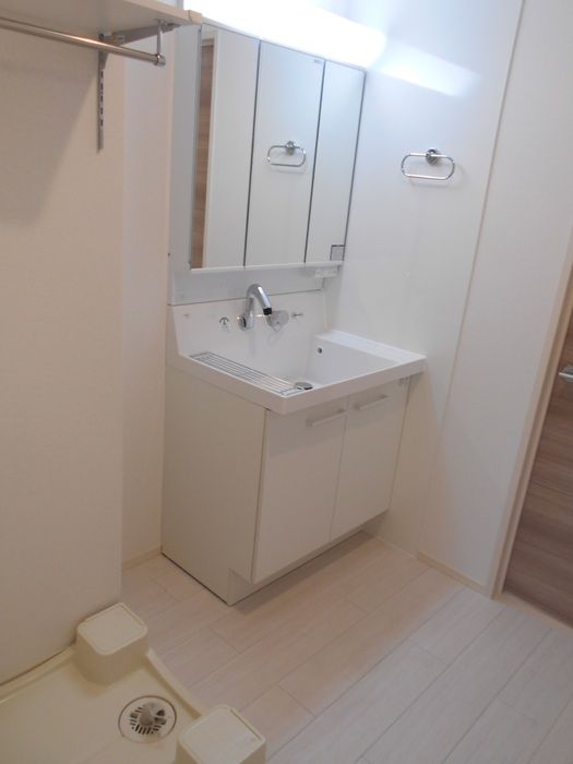 ��ʌ��z�J�s���z�J�R���ڂ̃A�p�[�g�̐��ʏ�