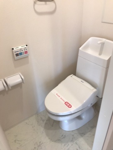 ��ʌ�����s�厚�Ԉ�̃A�p�[�g�̃g�C��