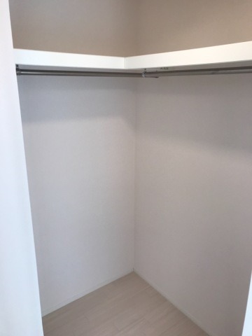 ��ʌ�����s�厚�Ԉ�̃A�p�[�g�̎��[