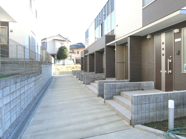 ��ʌ�����s�厚�Ԉ�̃A�p�[�g�̃G���g�����X