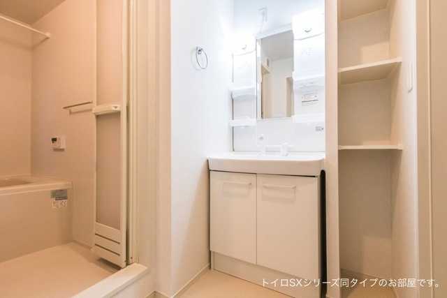 ��ʌ�����s�˒˓�S���ڂ̃A�p�[�g�̃o�X