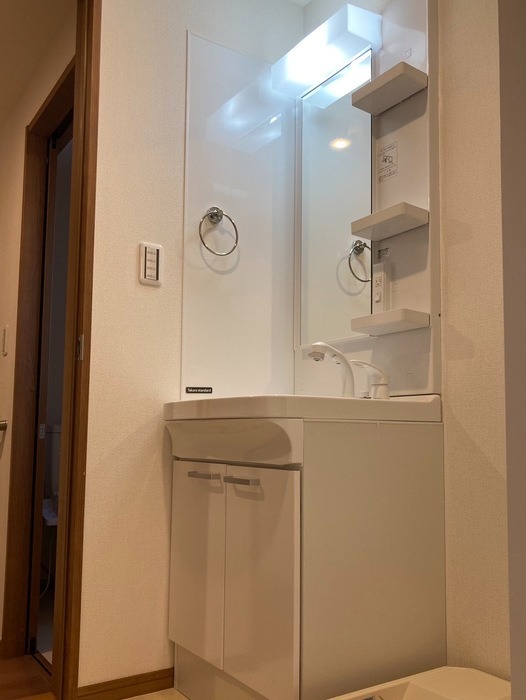 ��ʌ��������܎s������厚��J�̃A�p�[�g�̐��ʏ�