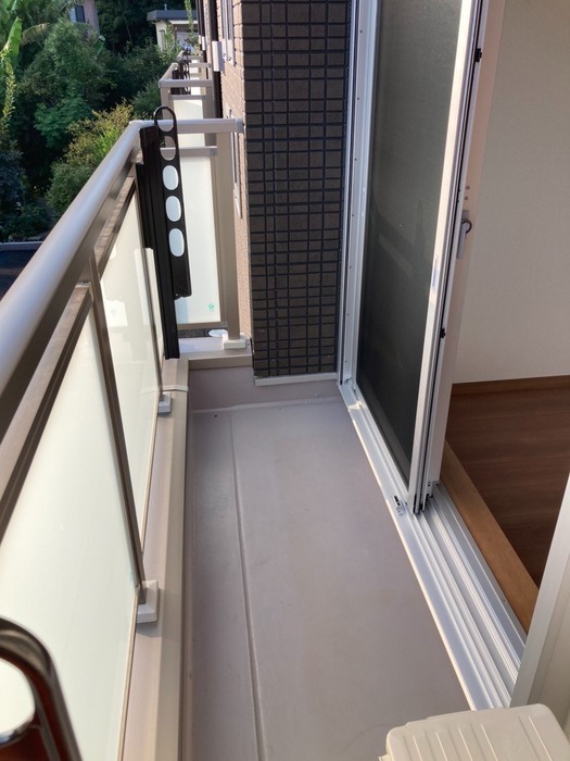 ��ʌ��������܎s������厚��J�̃A�p�[�g�̃o���R�j�[