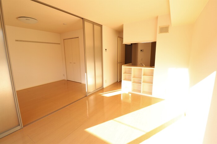 ��ʌ��z�J�s�ԎR���R���ڂ̃A�p�[�g�̋��ԁE���r���O