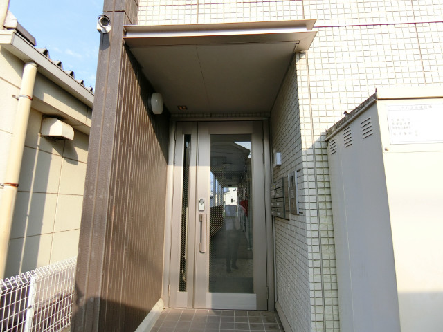 ��ʌ��z�J�s�ԎR���R���ڂ̃A�p�[�g�̃G���g�����X