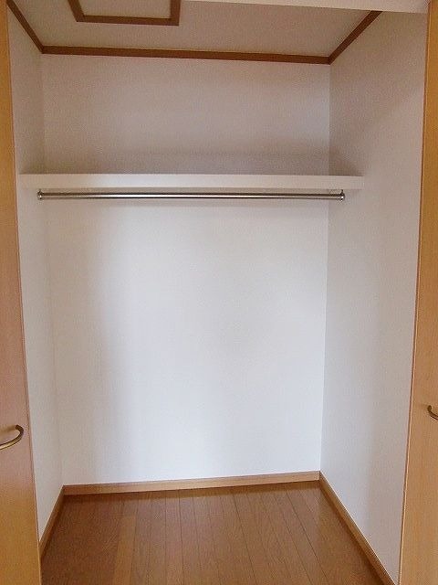 ��ʌ�����s�厚���s�̃A�p�[�g�̎��[