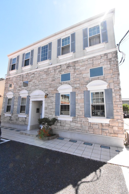 ��ʌ������s�k�J�R���ڂ̃A�p�[�g�̌����O��