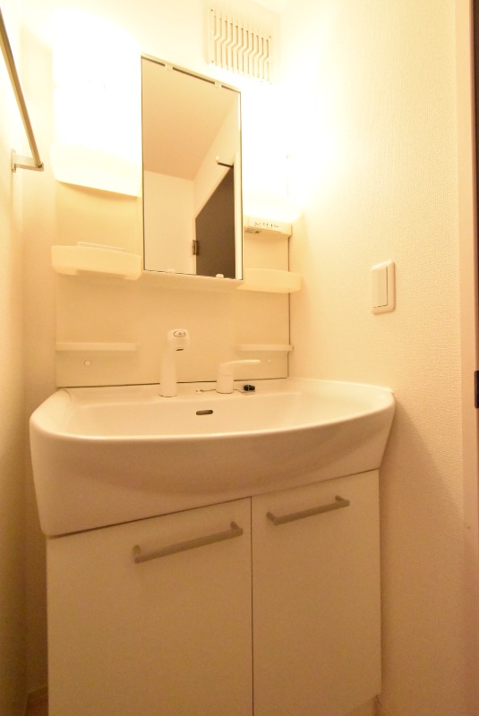 ��ʌ��z�J�s�ԎR���R���ڂ̃A�p�[�g�̐��ʏ�