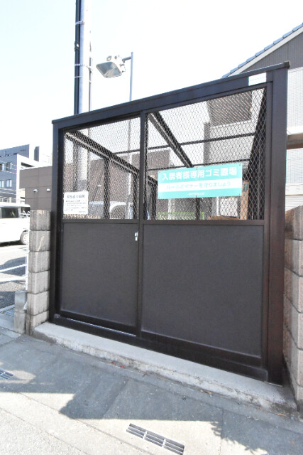 ��ʌ��z�J�s�ԎR���R���ڂ̃A�p�[�g�̂��̑�