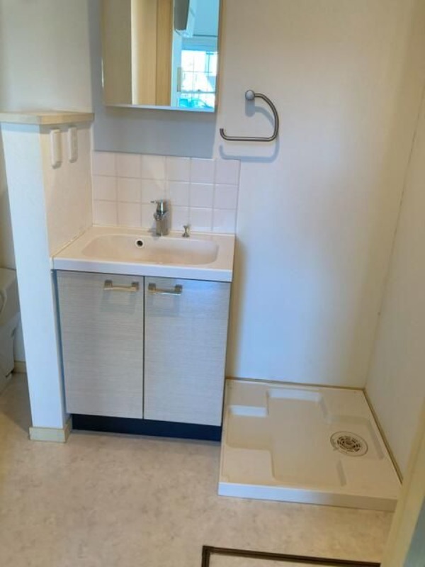 ��ʌ������s�k�J�R���ڂ̃A�p�[�g�̂��̑�