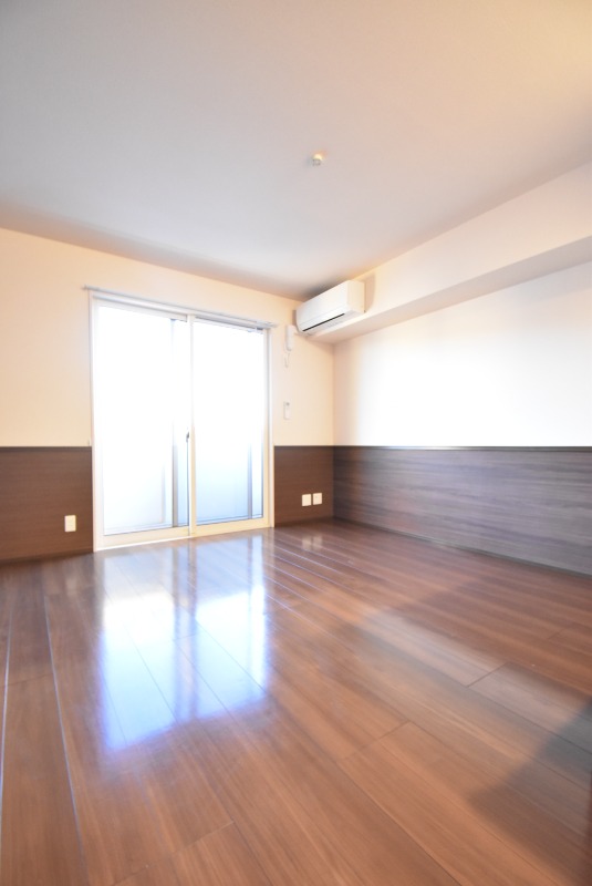 ��ʌ��������܎s�΋�厚�����̃A�p�[�g�̋��ԁE���r���O