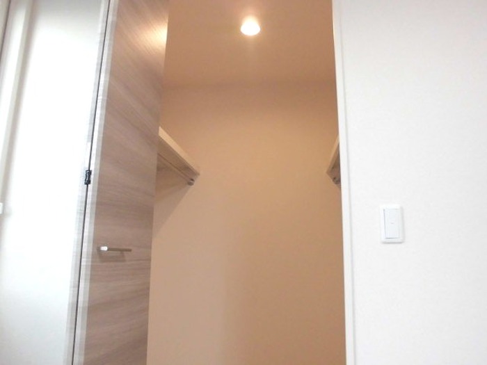 ��ʌ��������܎s�΋�厚�����̃A�p�[�g�̎��[