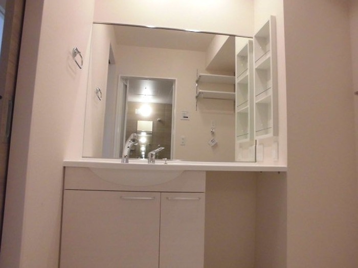 ��ʌ��������܎s�΋�厚�����̃A�p�[�g�̐��ʏ�