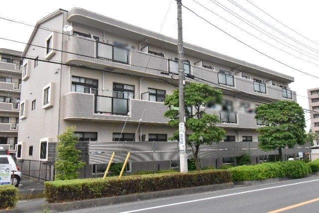 ��ʌ�����s�˒˂P����6-11�̃}���V�����̌����O��