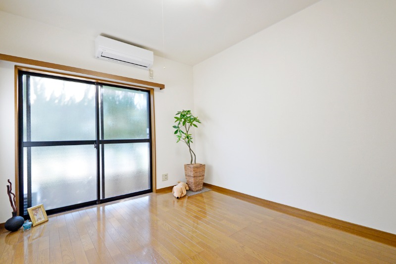 ��ʌ��V���s�r�c�T���ڂ̃A�p�[�g�̂��̑������E�X�y�[�X