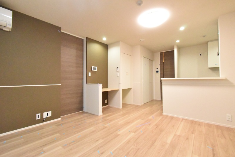 ��ʌ��z�J�s��z�J�R���ڂ̃}���V�����̋��ԁE���r���O