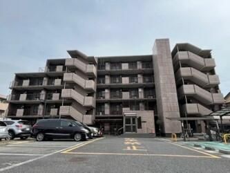 ��ʌ������s���]�P���ڂ̃}���V�����̌����O��