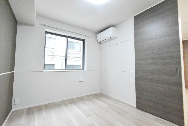 ��ʌ��z�J�s��z�J�R���ڂ̃}���V�����̐Q��