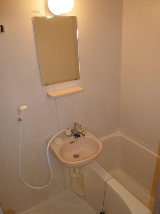 ��ʌ��������܎s�k����i���Q���ڂ̃}���V�����̐��ʏ�