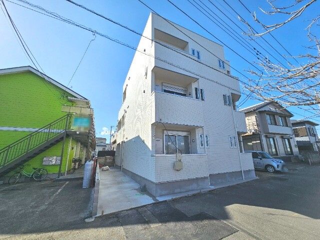 ��ʌ��@�c�s���Q���ڂ̃A�p�[�g�̌����O��