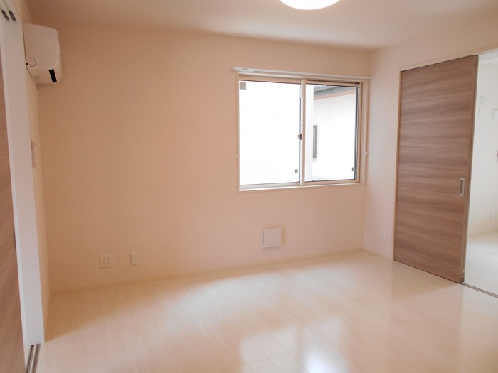 ��ʌ��z�J�s��z�J�S���ڂ̃A�p�[�g�̂��̑������E�X�y�[�X