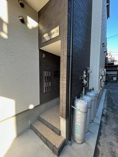 ��ʌ�����s�씵���J�T���ڂ̃A�p�[�g�̃G���g�����X