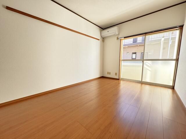 ��ʌ��k�����S�ɓޒ��厚�����̃A�p�[�g�̋��ԁE���r���O