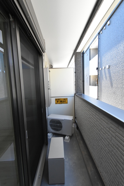 ��ʌ��������܎s�k����i���P���ڂ̃A�p�[�g�̃o���R�j�[