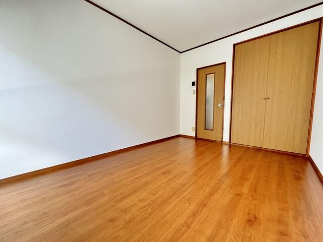 ��ʌ��k�����S�ɓޒ��厚�����̃A�p�[�g�̂��̑������E�X�y�[�X