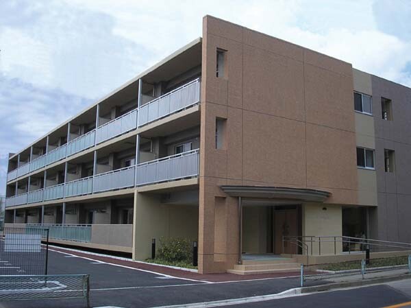 ��ʌ�����s�厚���̃}���V�����̌����O��