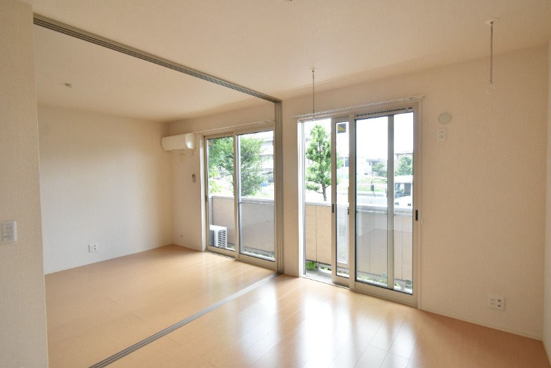 ��ʌ��z�J�s���C�N�^�E���Q���ڂ̃A�p�[�g�̂��̑������E�X�y�[�X