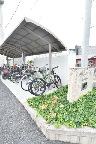 ��ʌ��z�J�s���C�N�^�E���Q���ڂ̃A�p�[�g�̂��̑�