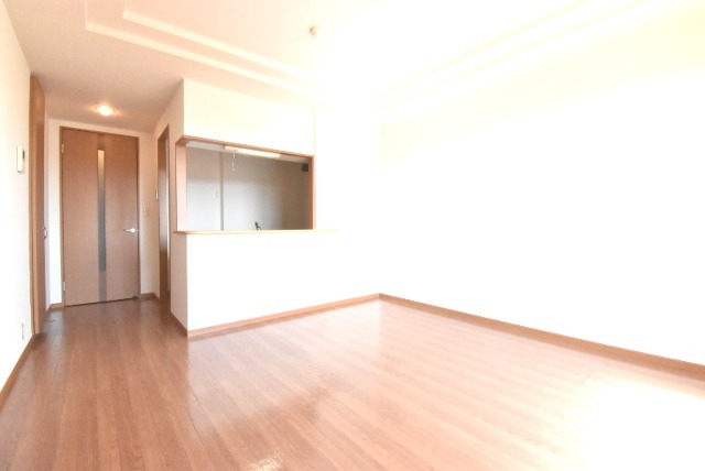 ��ʌ��z�J�s���C�N�^�E���Q���ڂ̃}���V�����̋��ԁE���r���O