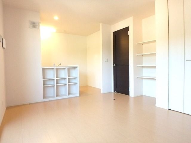 ��ʌ��������܎s��{��听���Q���ڂ̃A�p�[�g�̋��ԁE���r���O