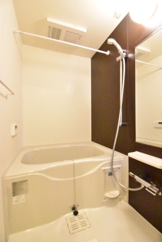 ��ʌ��z�J�s�ԎR�{���̃A�p�[�g�̃o�X