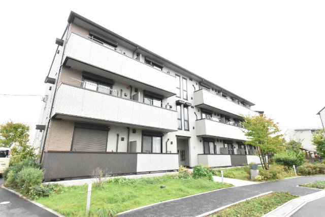 ��ʌ��z�J�s���C�N�^�E���X����1-28�̃A�p�[�g�̌����O��