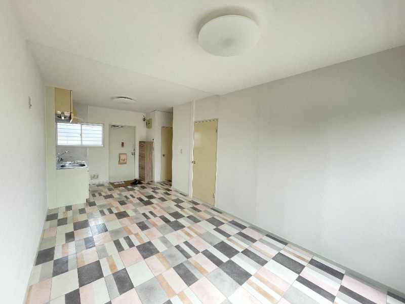 ��ʌ��������܎s����厚�h�̃A�p�[�g�̋��ԁE���r���O