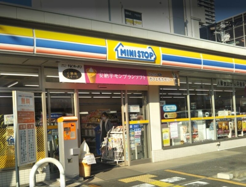 ��ʌ��z�J�s�ԎR�{���̃A�p�[�g�̎���