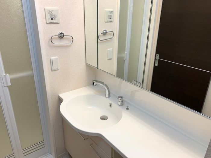 ��ʌ��z�J�s���C�N�^�E���X���ڂ̃A�p�[�g�̐��ʏ�