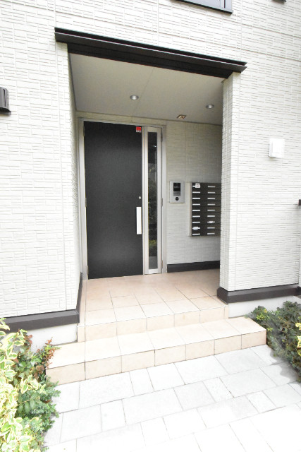 ��ʌ��z�J�s���C�N�^�E���X���ڂ̃A�p�[�g�̃G���g�����X